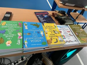 Read more about the article 📚✨ Spotkanie z pisarzem – panem Przemysławem Jakóbczykiem ✨📚