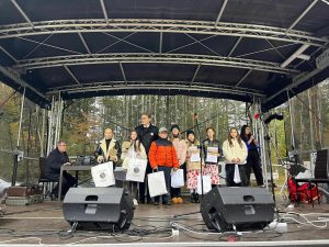 Read more about the article „Niekłań śpiewa bohaterom”