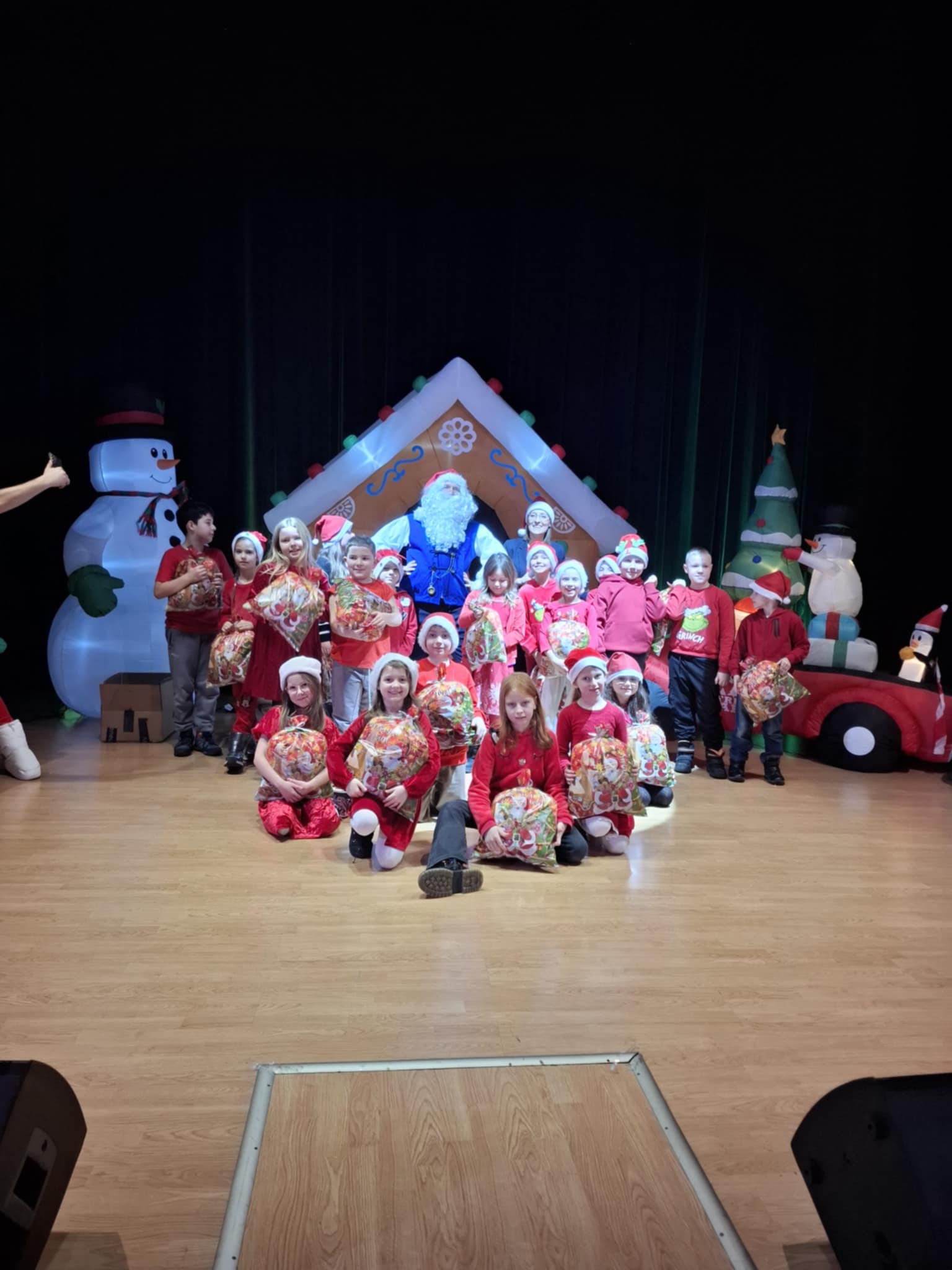 Read more about the article Wyjątkowe mikołajki klas młodszych