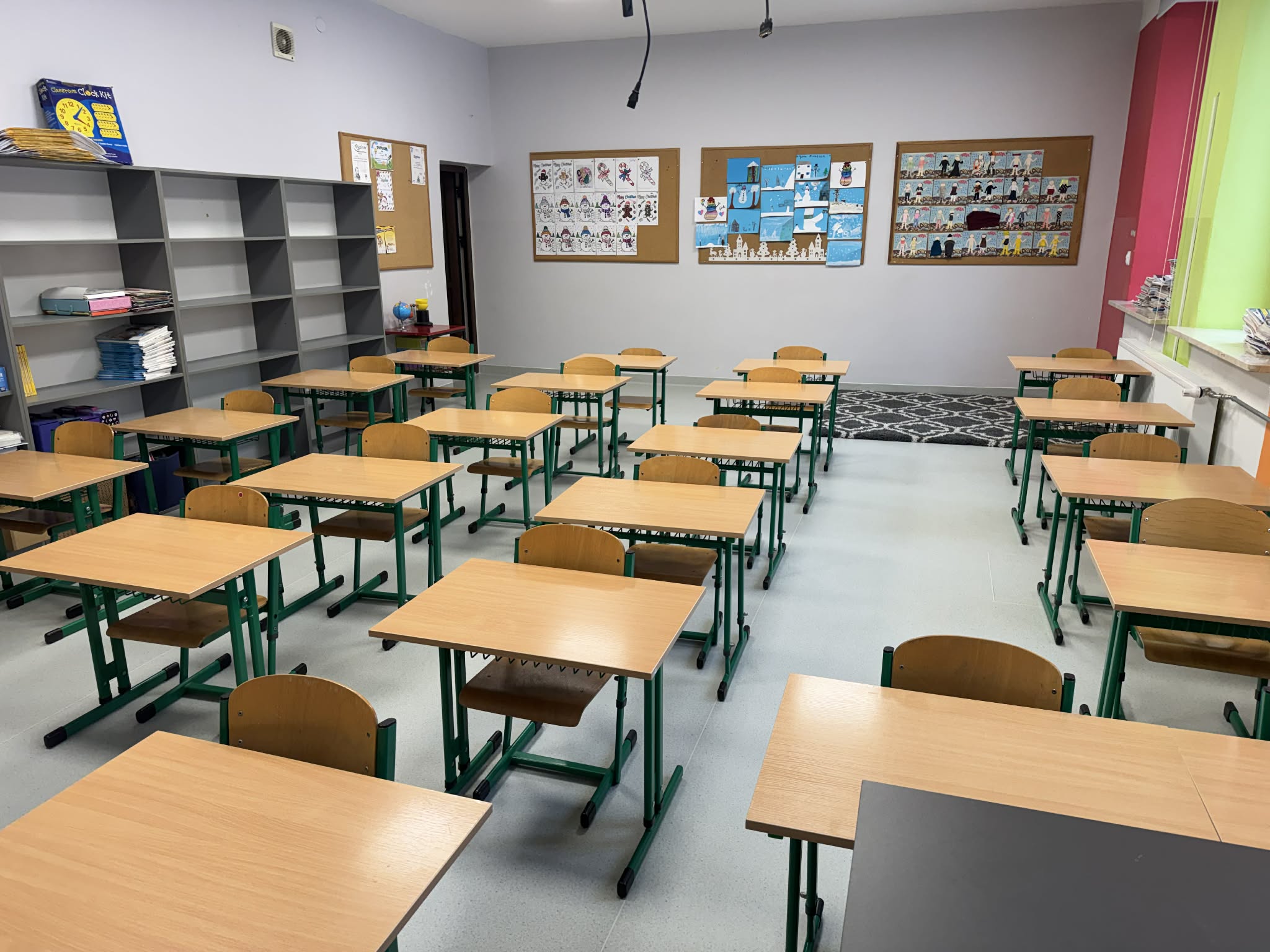 Read more about the article 📢 Remont podłóg w salach 17 i 8 zakończony!