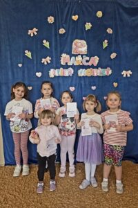 Read more about the article 🌹 DZIEŃ KOBIET W NASZYM PRZEDSZKOLU 🌹