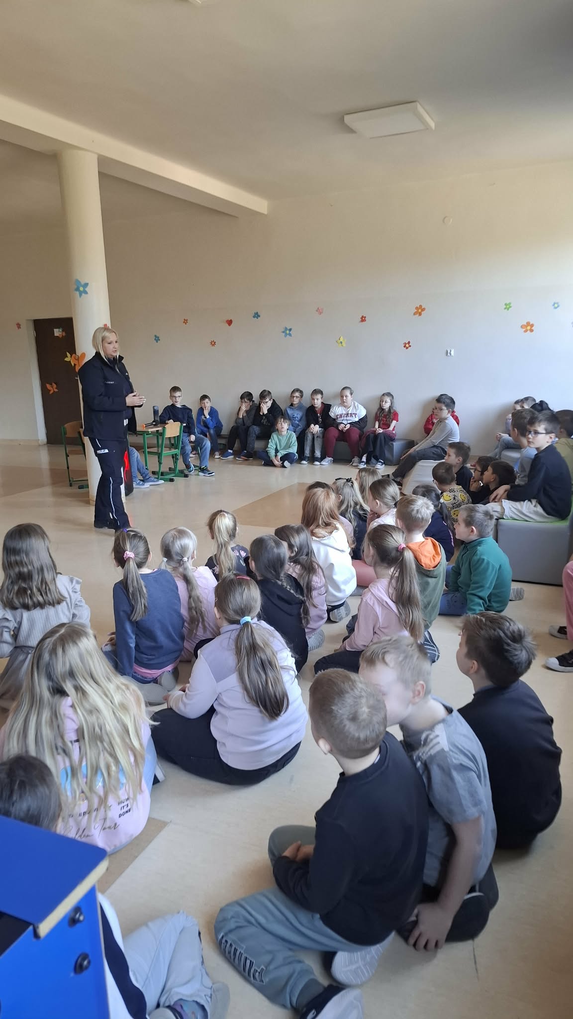 Read more about the article Bezpieczeństwo na drodze – ważna lekcja dla naszych uczniów🛴🚲