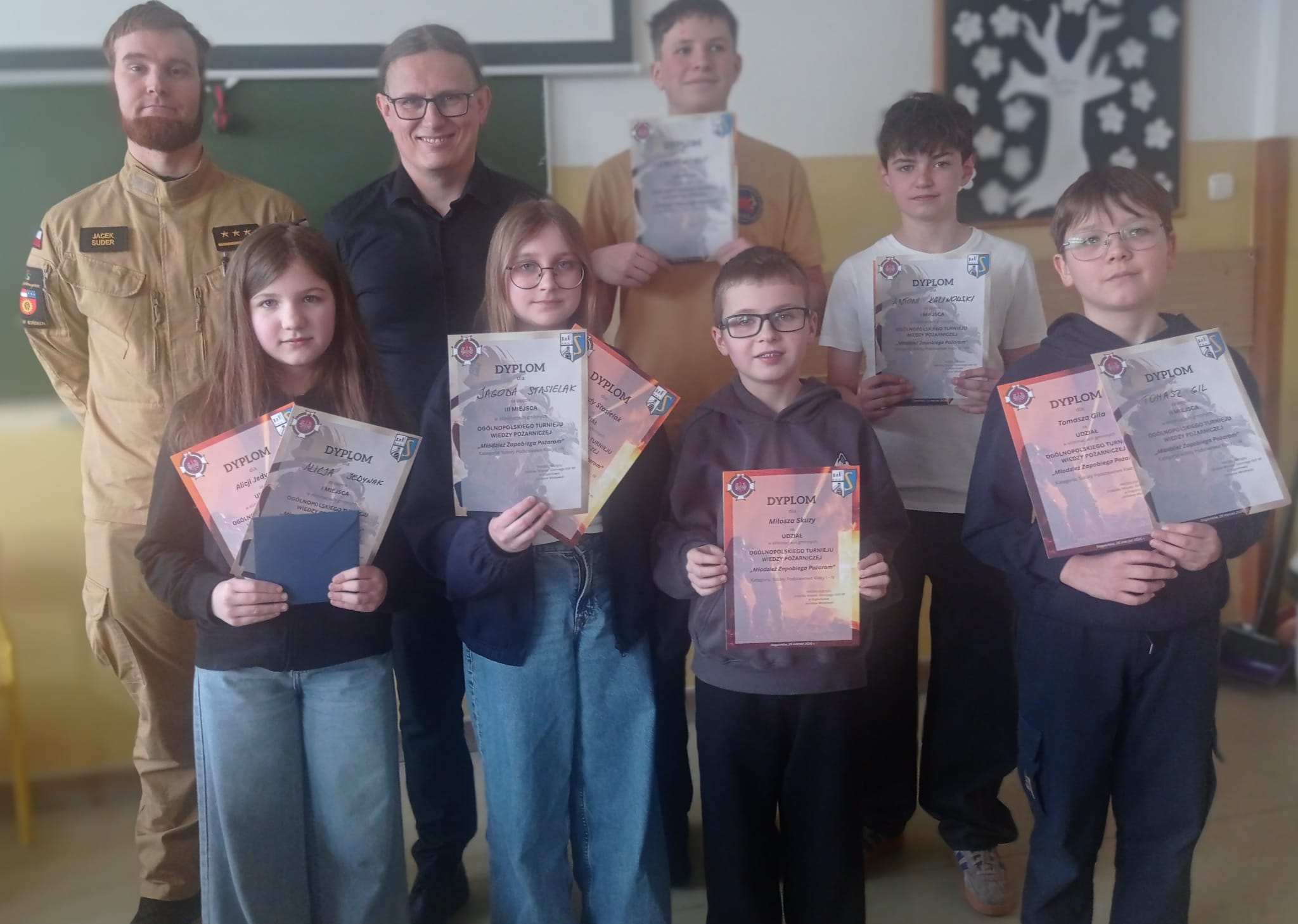 Read more about the article Uczniowie z „Jedynki” wśród najlepszych w Turnieju Wiedzy Pożarniczej 🚒🔥